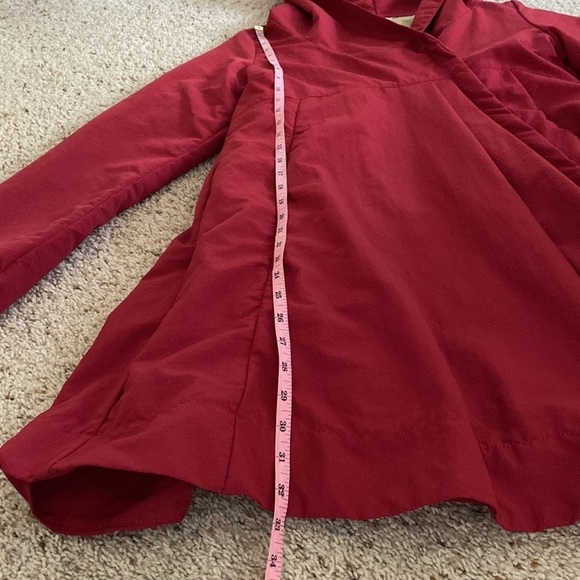 Evening Mist Raincoat in Crimson S - Picture 15 of 16
